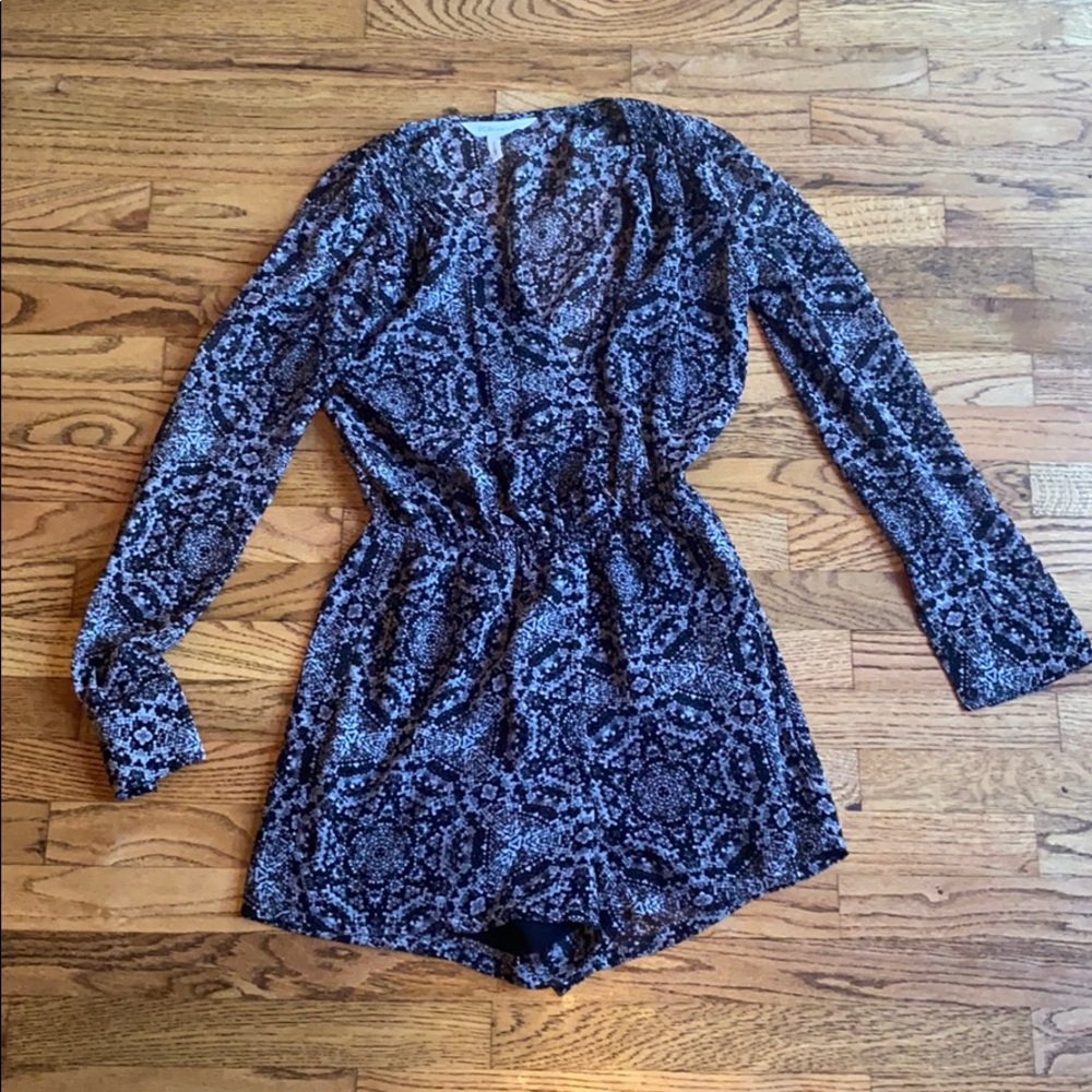 BCBG romper -xs